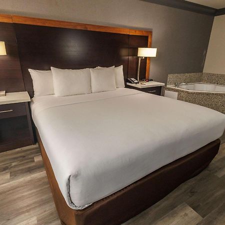 Comfort Inn & Suites Near Universal - N Hollywood - Burbank Los Angeles Ngoại thất bức ảnh