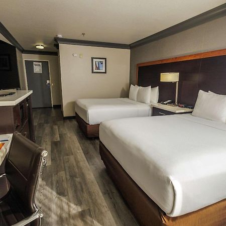 Comfort Inn & Suites Near Universal - N Hollywood - Burbank Los Angeles Ngoại thất bức ảnh