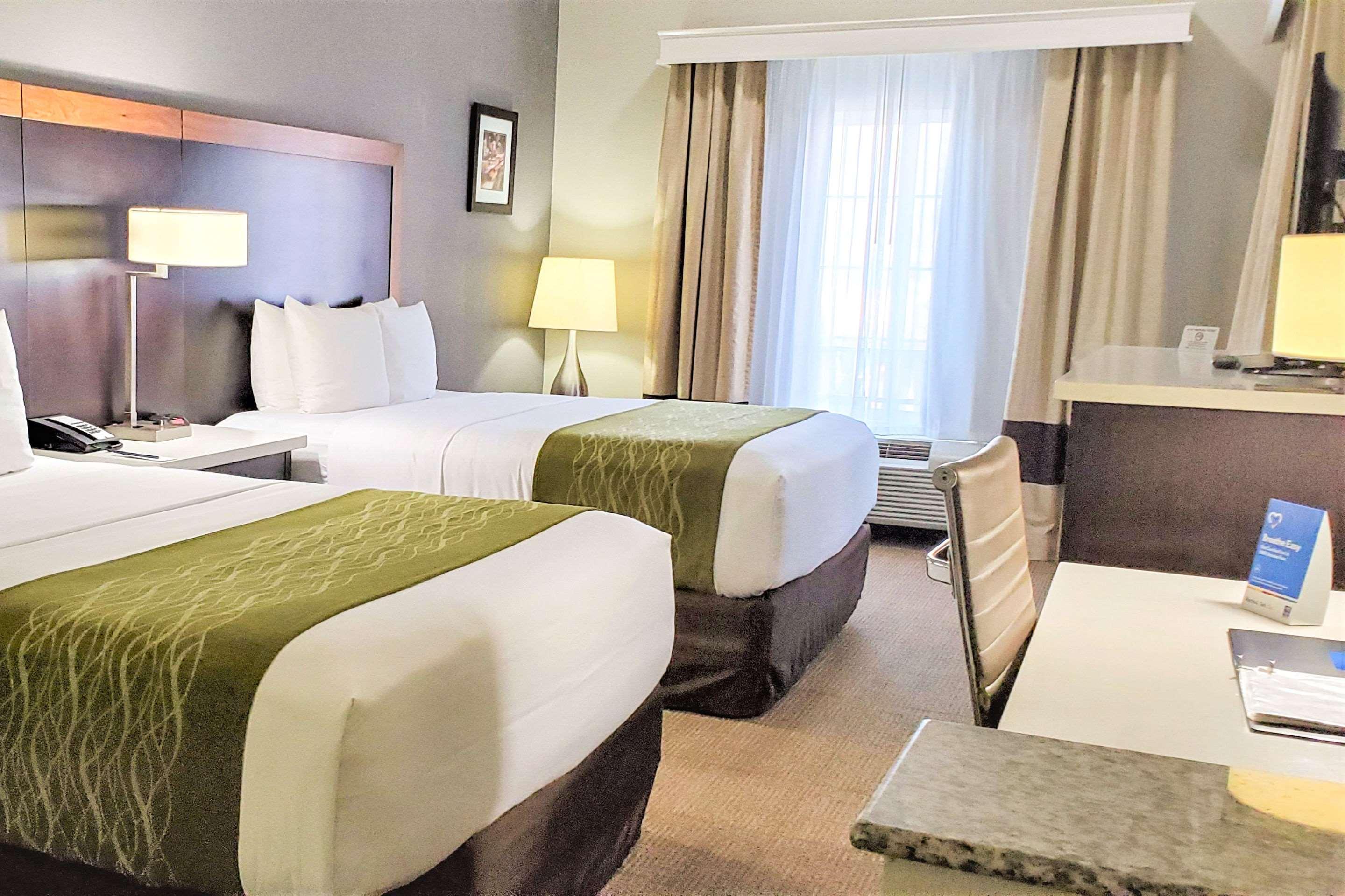 Comfort Inn & Suites Near Universal - N Hollywood - Burbank Los Angeles Ngoại thất bức ảnh