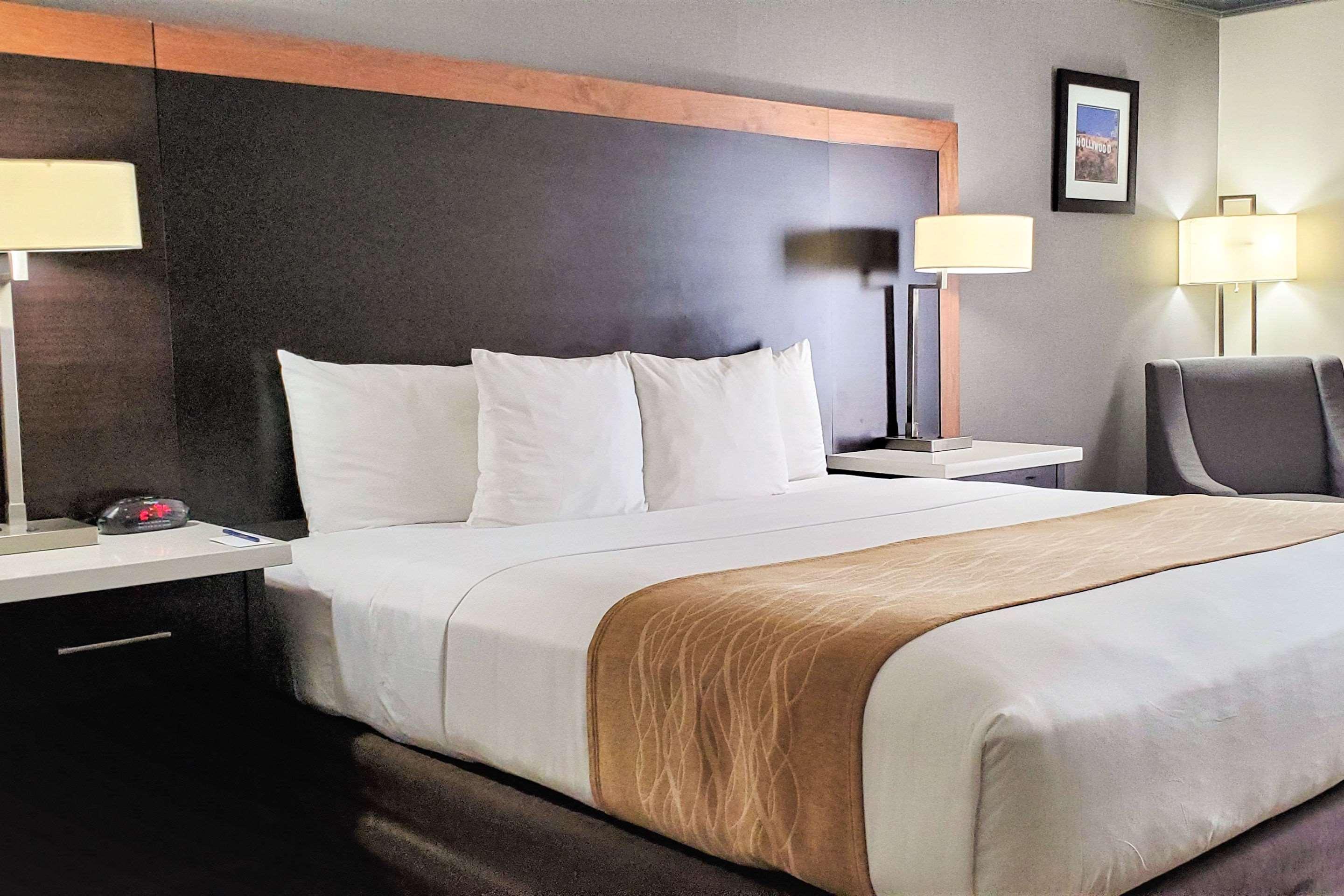 Comfort Inn & Suites Near Universal - N Hollywood - Burbank Los Angeles Ngoại thất bức ảnh