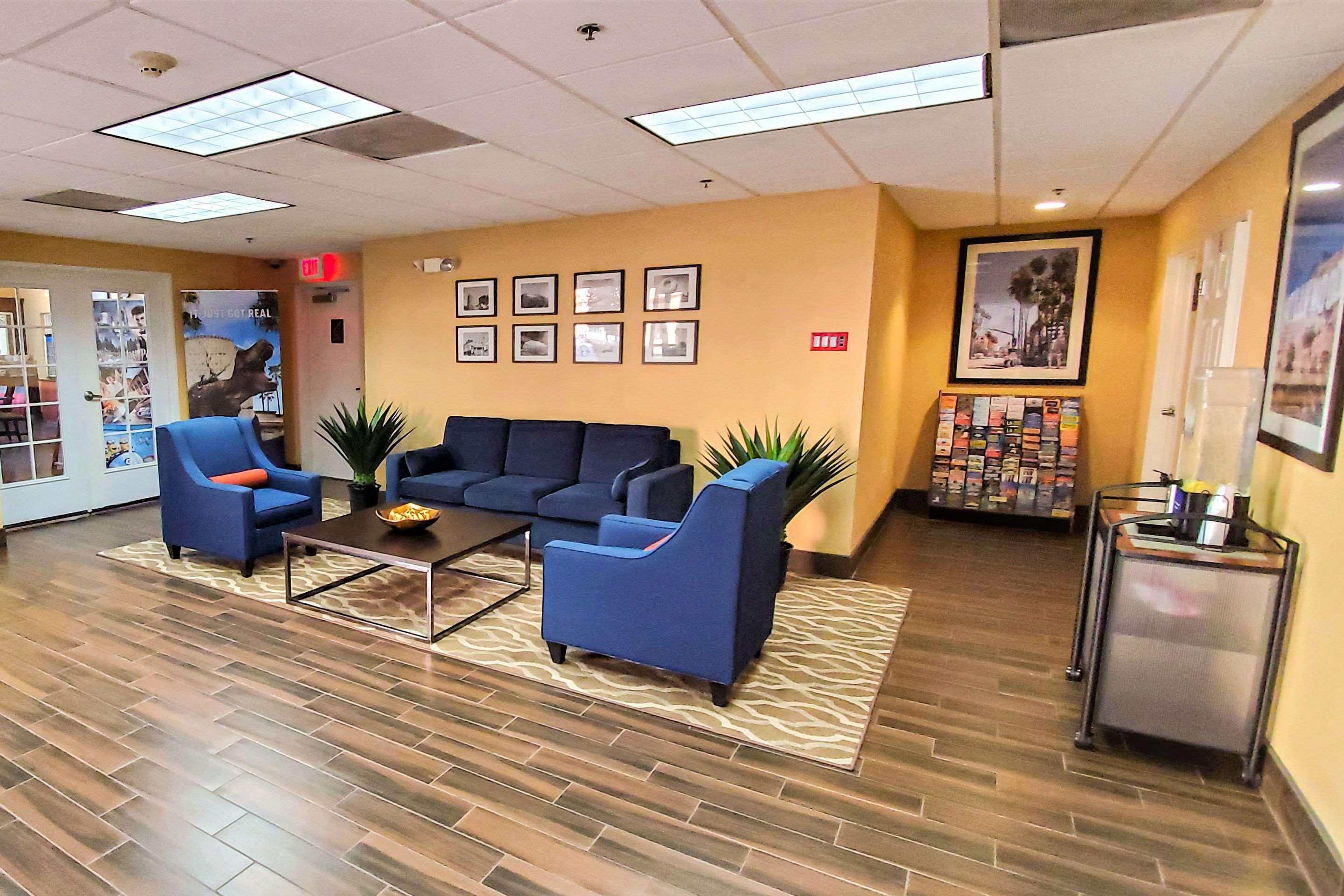 Comfort Inn & Suites Near Universal - N Hollywood - Burbank Los Angeles Ngoại thất bức ảnh