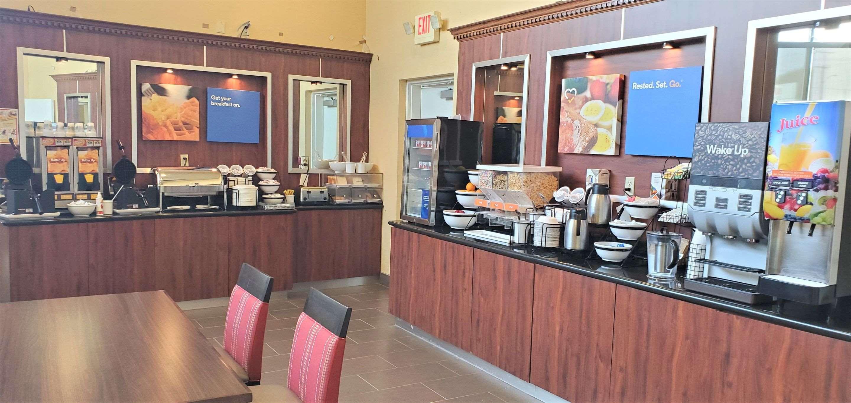 Comfort Inn & Suites Near Universal - N Hollywood - Burbank Los Angeles Ngoại thất bức ảnh