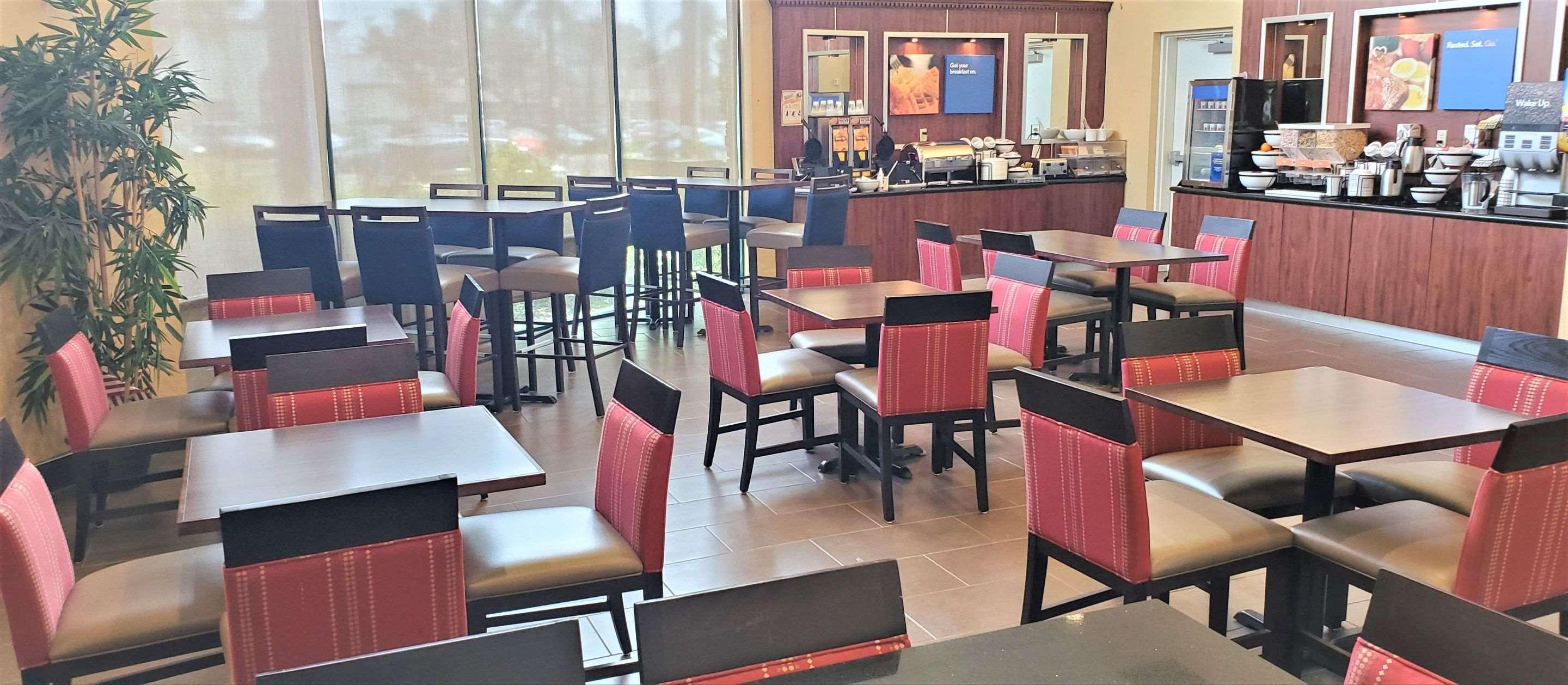 Comfort Inn & Suites Near Universal - N Hollywood - Burbank Los Angeles Ngoại thất bức ảnh