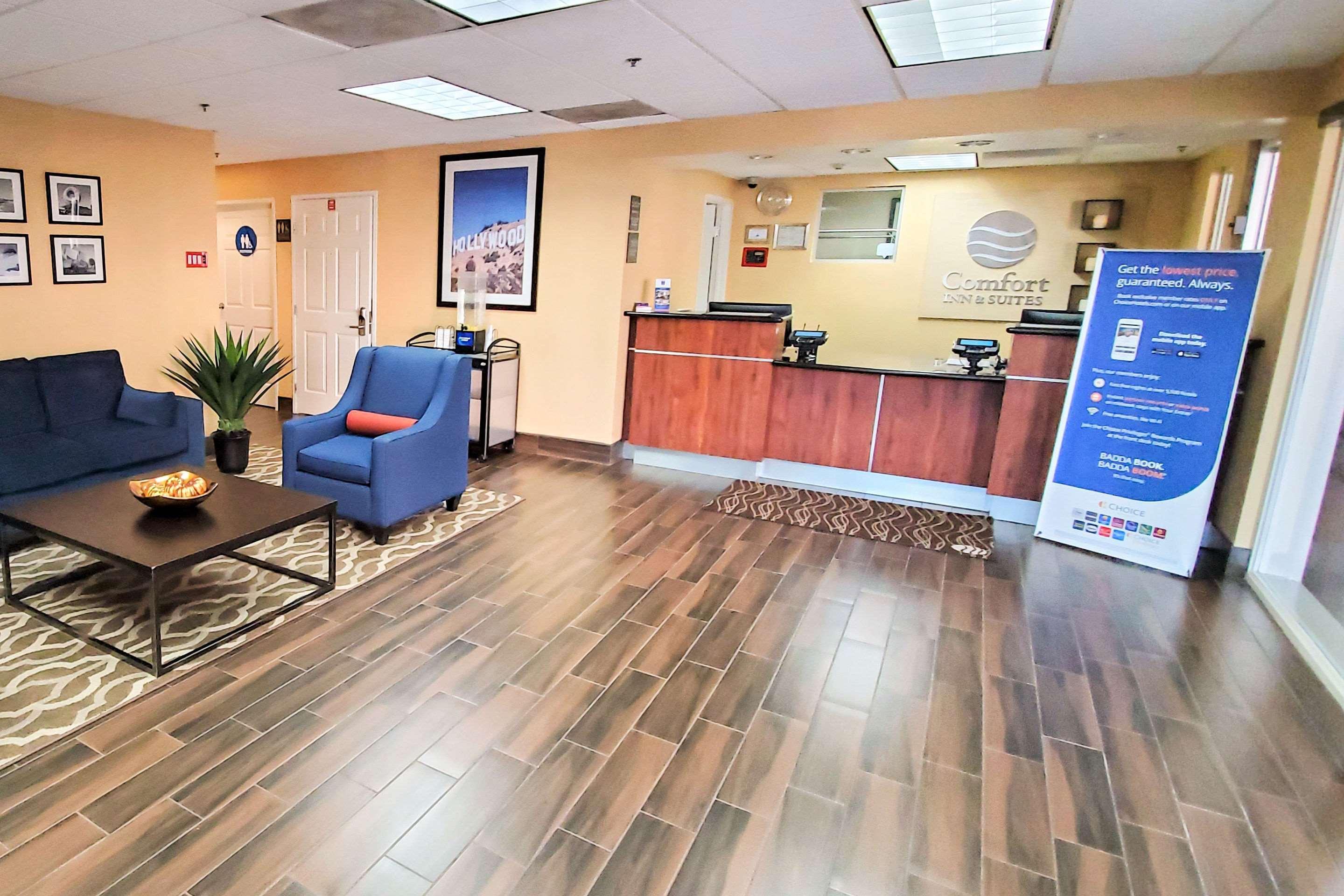 Comfort Inn & Suites Near Universal - N Hollywood - Burbank Los Angeles Ngoại thất bức ảnh