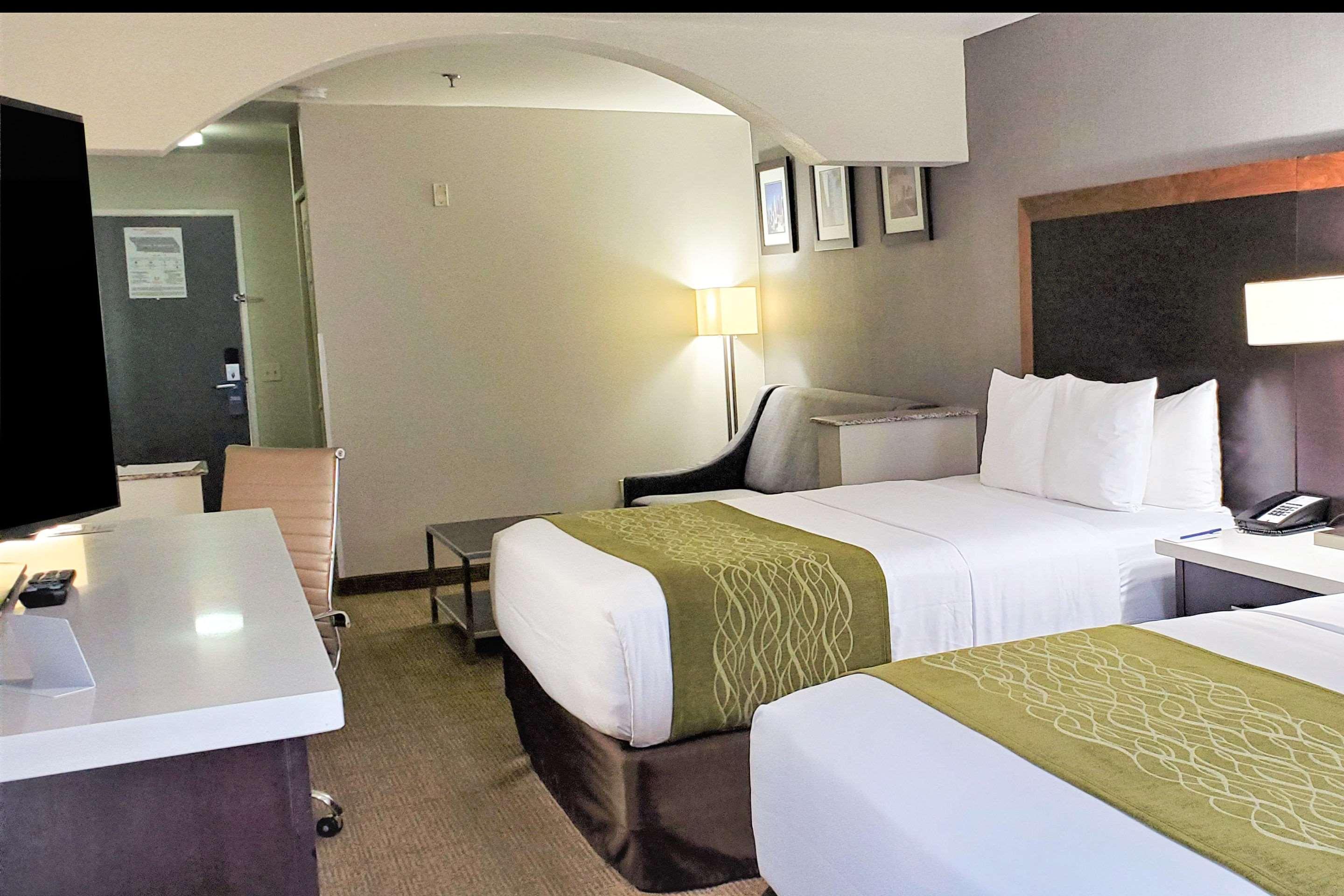 Comfort Inn & Suites Near Universal - N Hollywood - Burbank Los Angeles Ngoại thất bức ảnh
