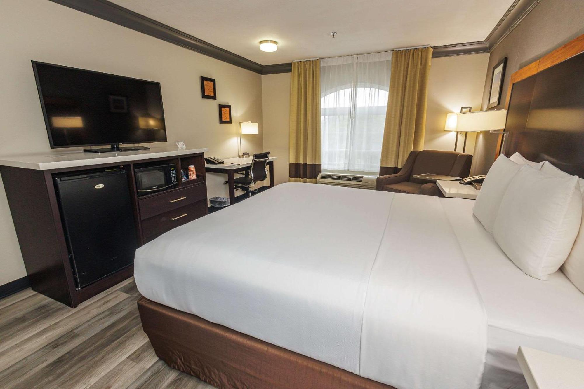 Comfort Inn & Suites Near Universal - N Hollywood - Burbank Los Angeles Ngoại thất bức ảnh