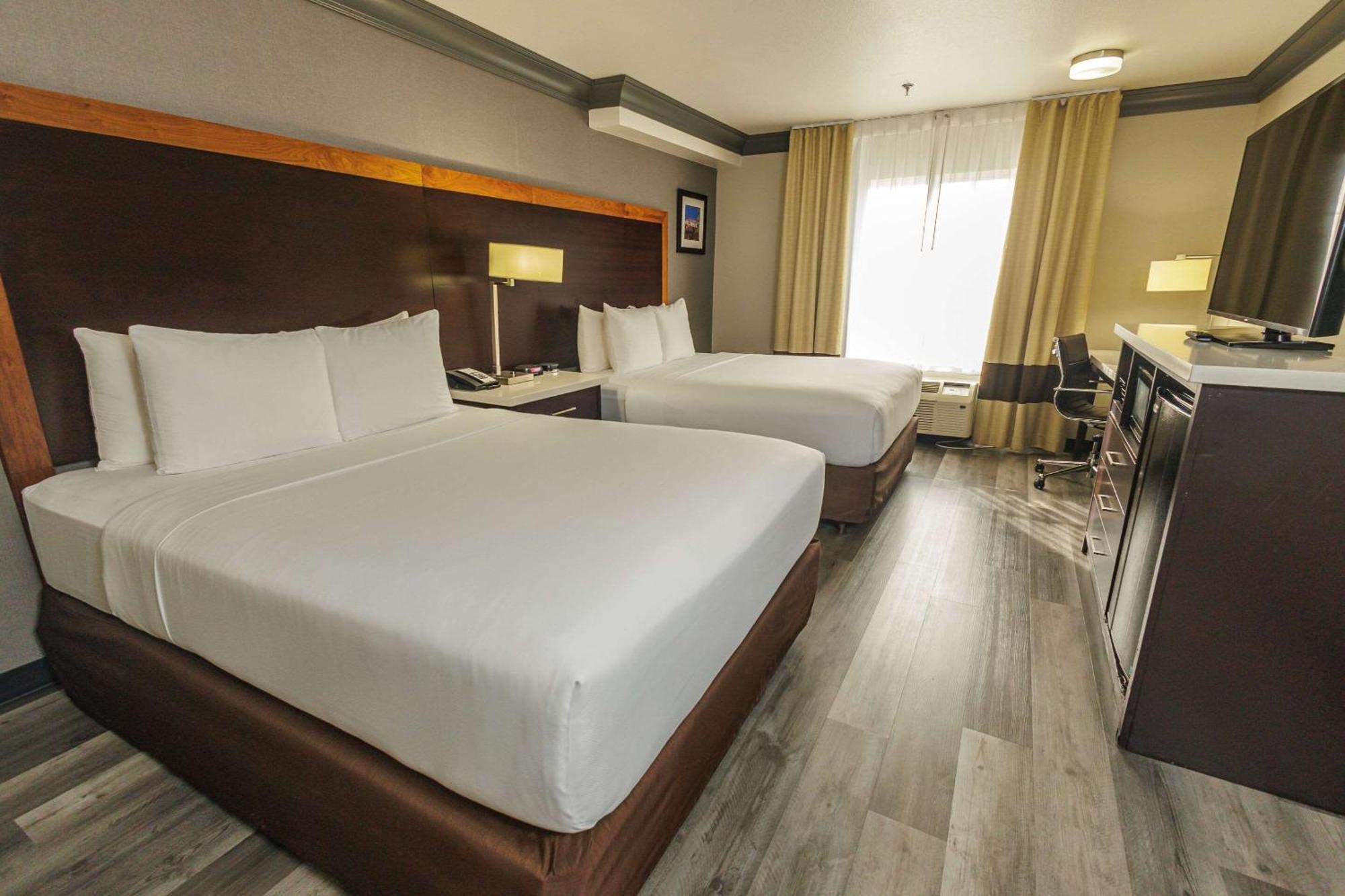 Comfort Inn & Suites Near Universal - N Hollywood - Burbank Los Angeles Ngoại thất bức ảnh
