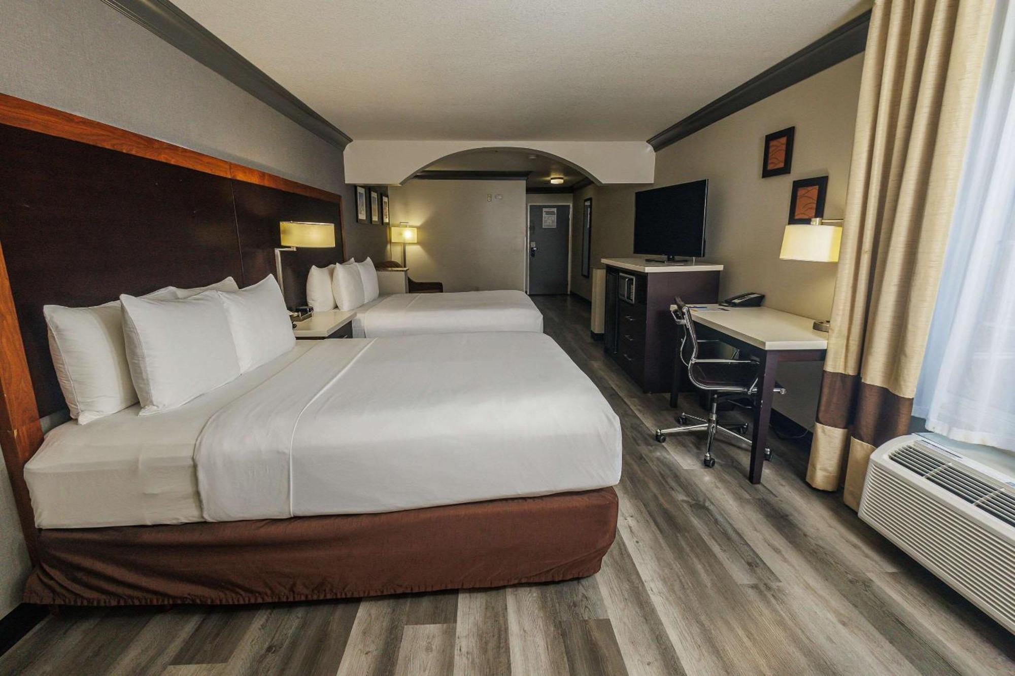 Comfort Inn & Suites Near Universal - N Hollywood - Burbank Los Angeles Ngoại thất bức ảnh