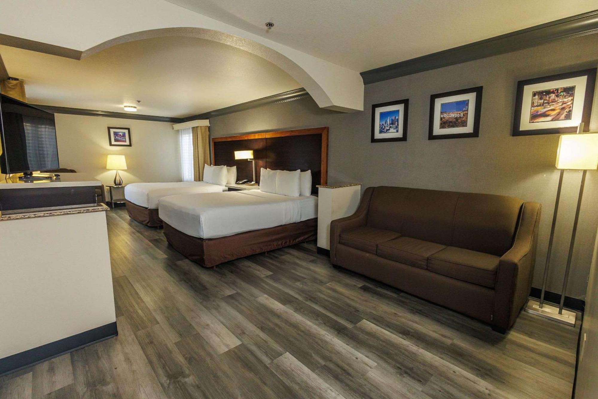 Comfort Inn & Suites Near Universal - N Hollywood - Burbank Los Angeles Ngoại thất bức ảnh