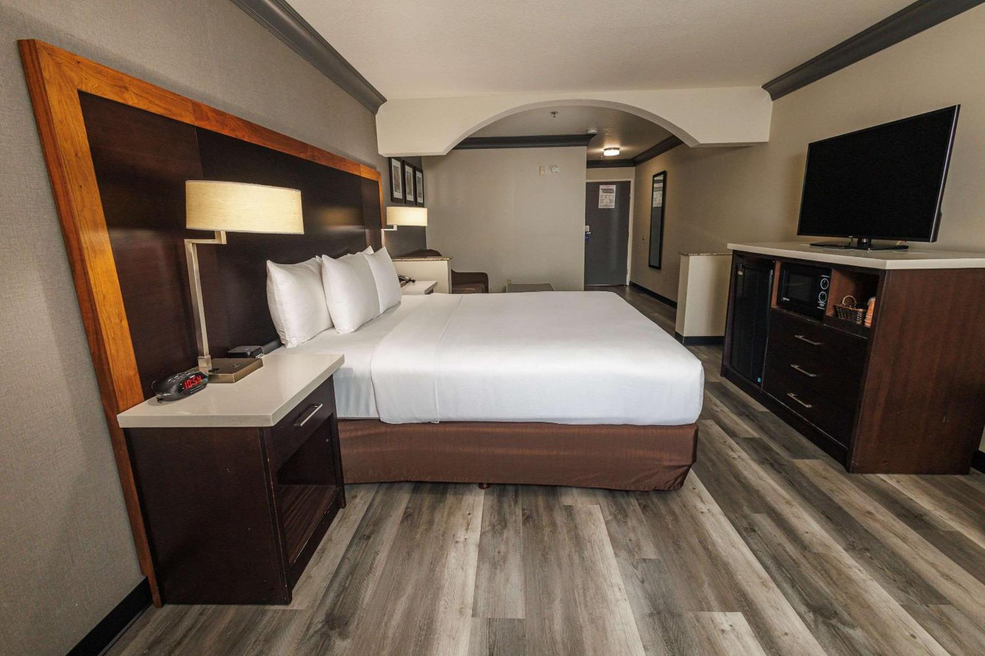 Comfort Inn & Suites Near Universal - N Hollywood - Burbank Los Angeles Ngoại thất bức ảnh