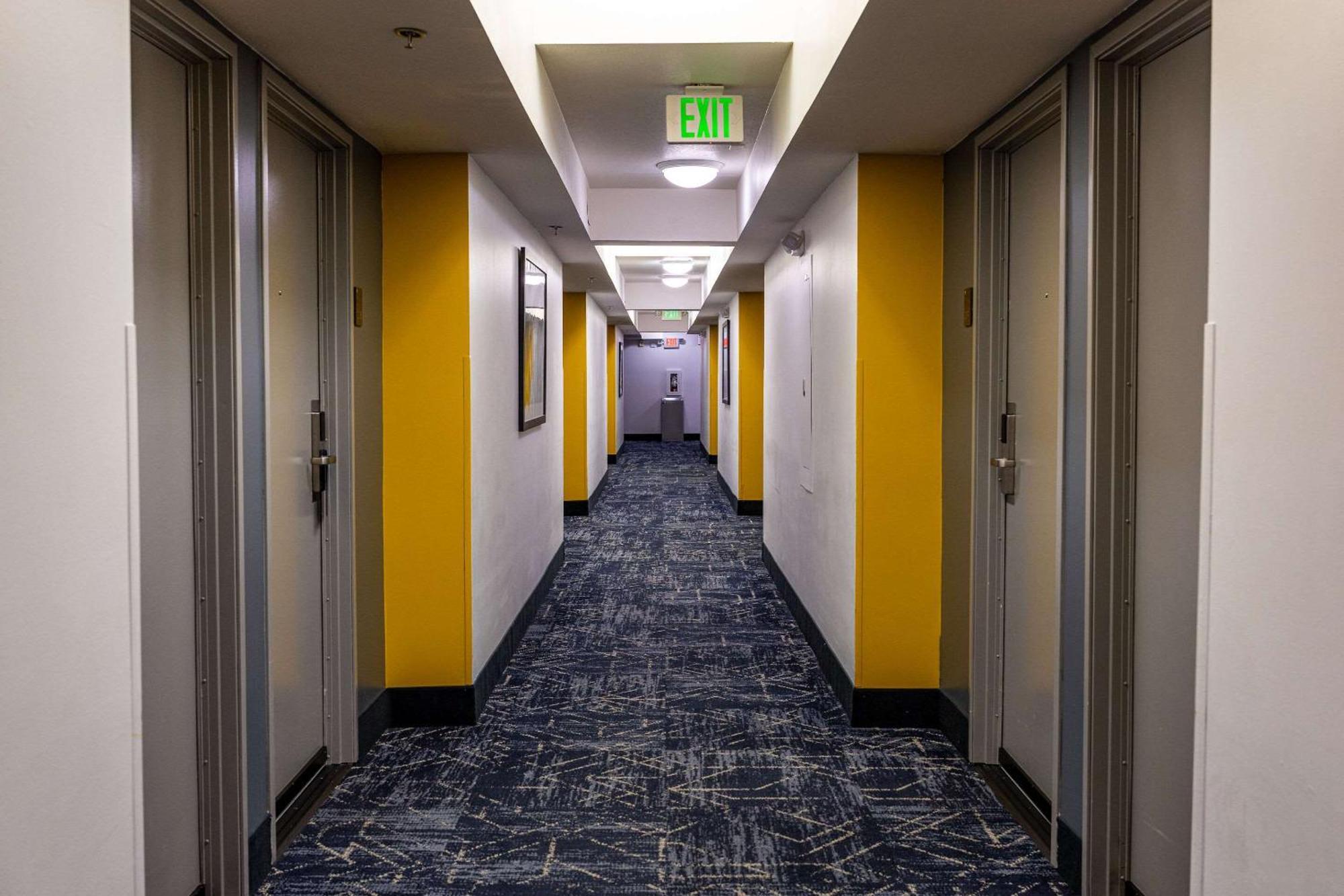 Comfort Inn & Suites Near Universal - N Hollywood - Burbank Los Angeles Ngoại thất bức ảnh