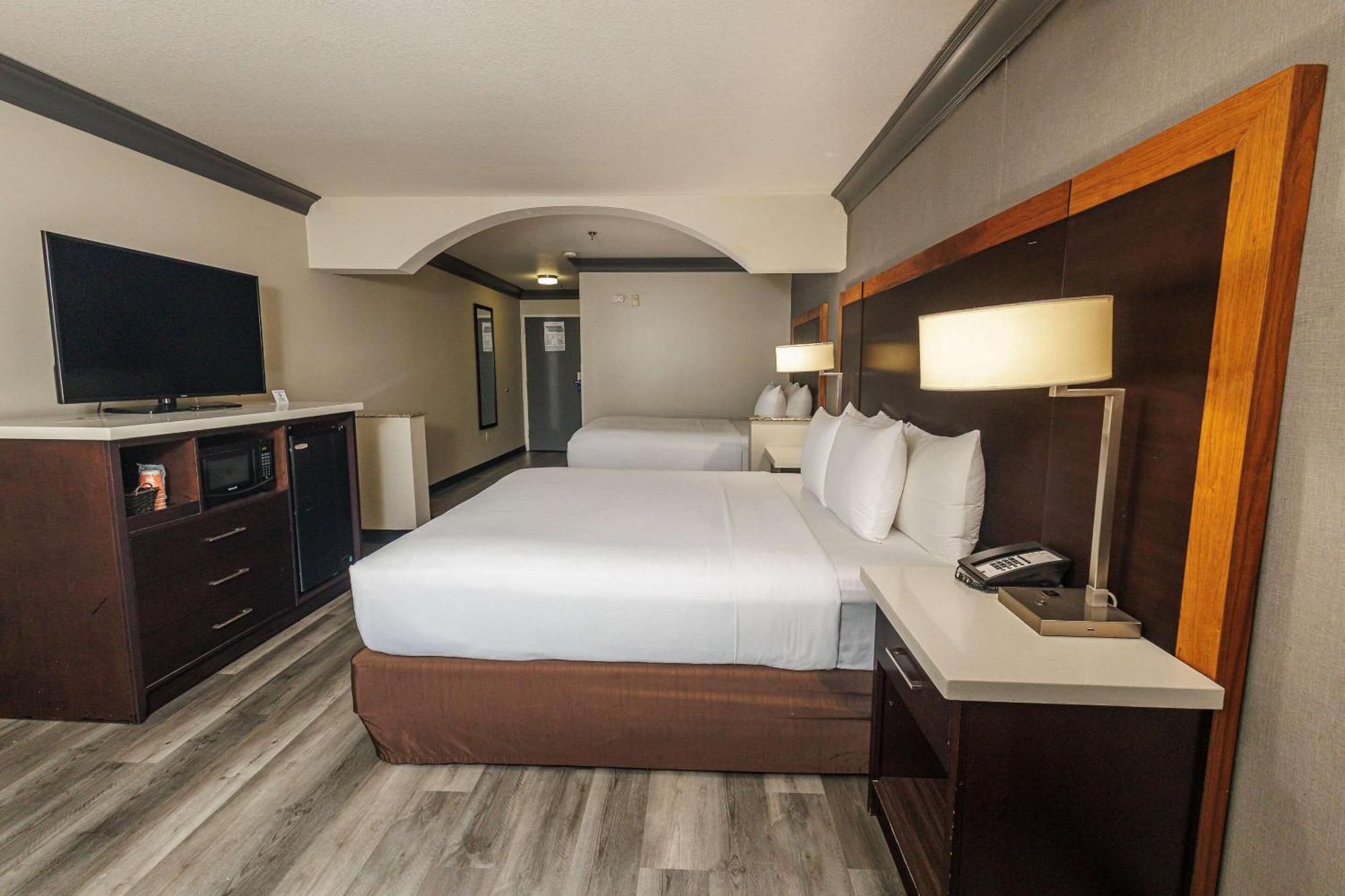 Comfort Inn & Suites Near Universal - N Hollywood - Burbank Los Angeles Ngoại thất bức ảnh