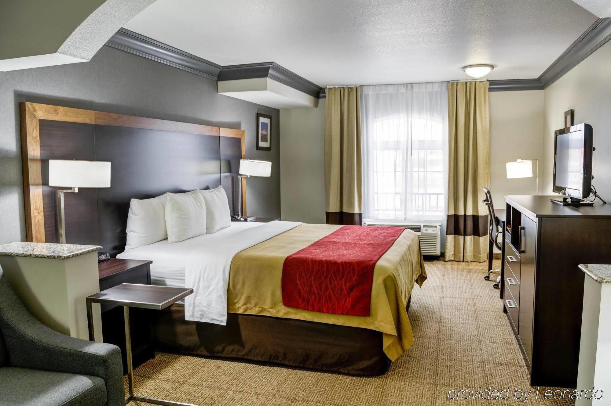 Comfort Inn & Suites Near Universal - N Hollywood - Burbank Los Angeles Ngoại thất bức ảnh